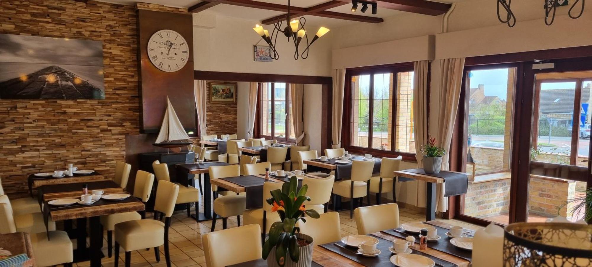 Hotel Westendia And Free Parking Top Breakfast Westende Exterior foto