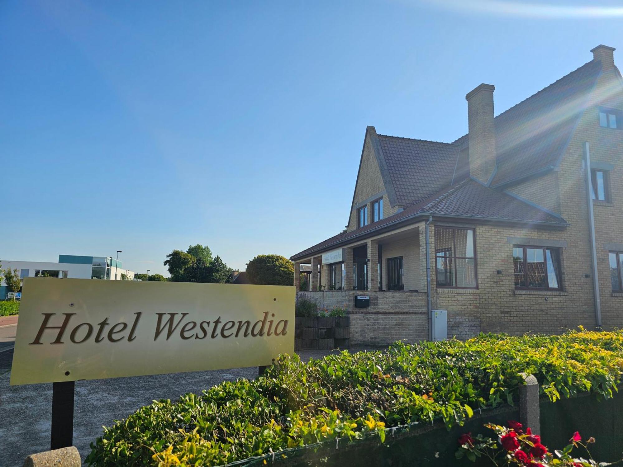Hotel Westendia And Free Parking Top Breakfast Westende Exterior foto
